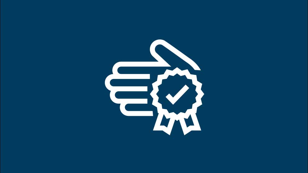 Ein weißes Hand-Icon mit Auszeichnung auf dunkelblauem Hintergrund.