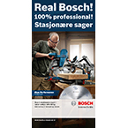 En mann bruker en Bosch Professional sirkelsag på et arbeidsbord i et rom.