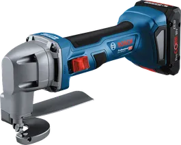 Bosch GSC 18V-16 E batteridrevet metallsaks for kutting av stål.