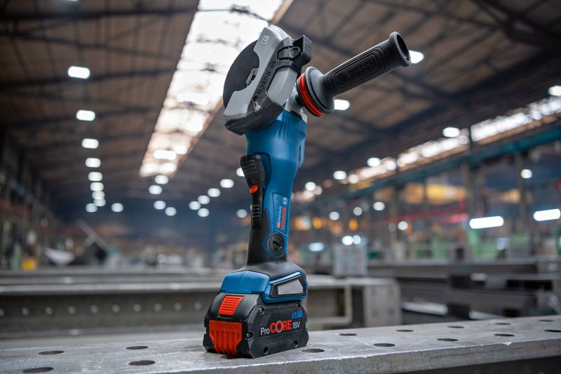 Bosch GWX 18V-15 PSC cordless angle grinder with X-LOCK.