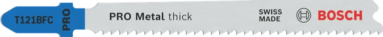 Gruby brzeszczot Bosch PRO Metal T121BFC do wyrzynarki do cięcia metalu.