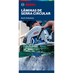 Uma serra circular Bosch Professional está sendo usada para cortar uma peça de madeira, com foco na lâmina.