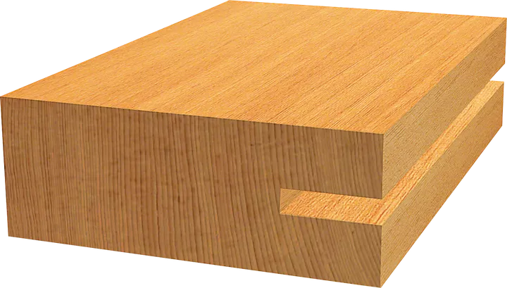 Правоугаони дрвени блок са чистим фалц спојем исеченим дуж једне ивице.