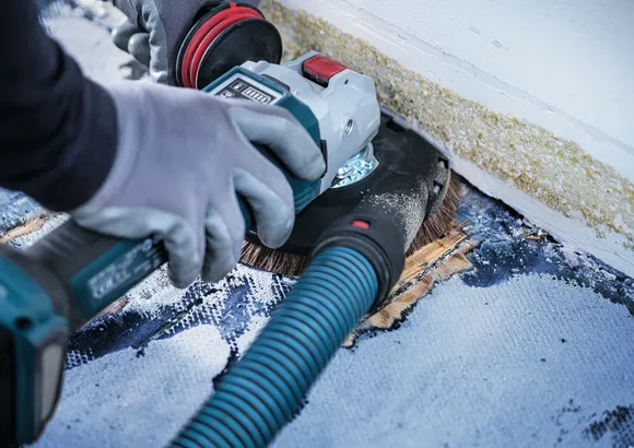 Глава четке за угаону брусилицу Bosch за уклањање премаза са пода.