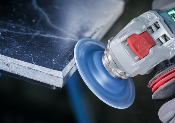 Bosch diamantni brusilni disk X-LOCK za obdelavo robov ploščic.