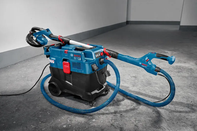 Univerzálny vysávač Bosch GAS 12-40 MA s hadicou.