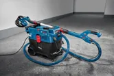 Univerzálny vysávač Bosch GAS 12-40 MA s hadicou.