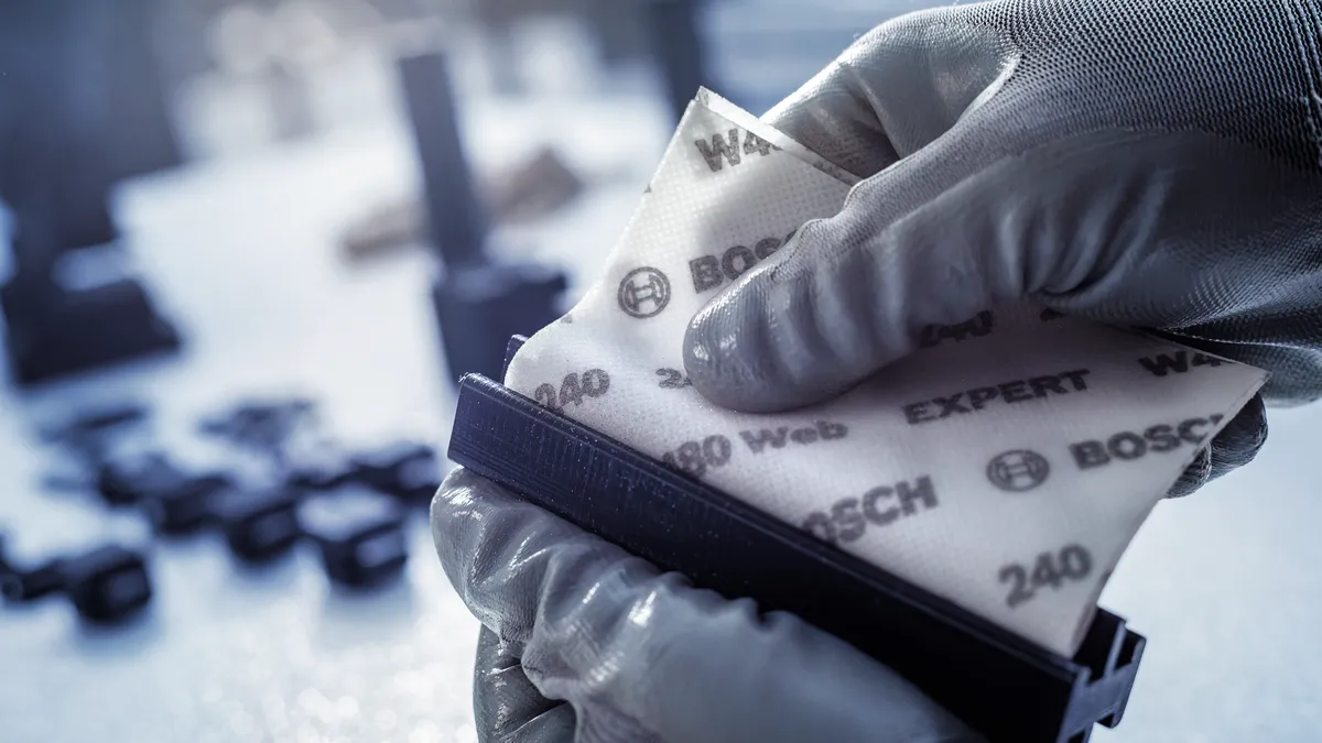 Brúsny papier na ručné brúsenie Bosch EXPERT W480, zrnitosť 240.