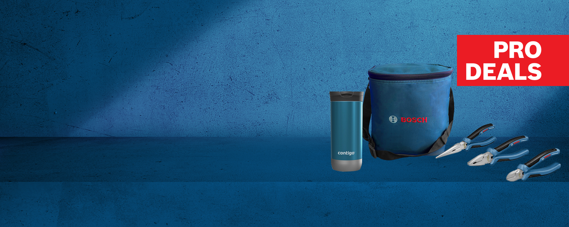 Mavi bir arka planda, Bosch markalı bir çanta, içi alet dolu bir kutu, bir termos ve çeşitli penseler yer alıyor.