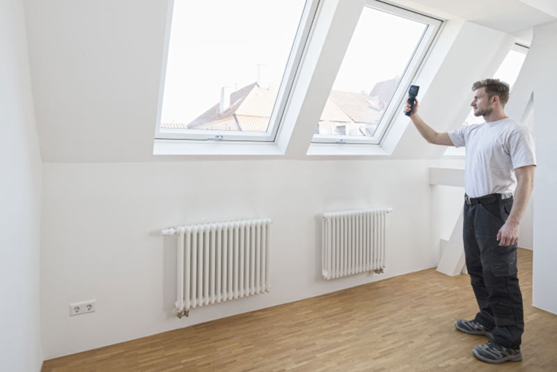 Pencere, kapı ve panjur kutularının yalıtımının kontrol edilmesi