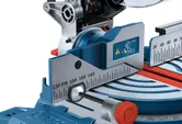 Торцювальна пилка Bosch GCM 254 зі шкалою вимірювання кутів.