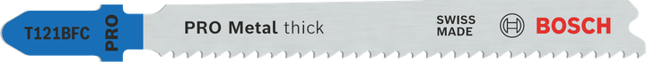Hoja de sierra de calar Bosch PRO Metal Thick T121BFC para cortar metal.